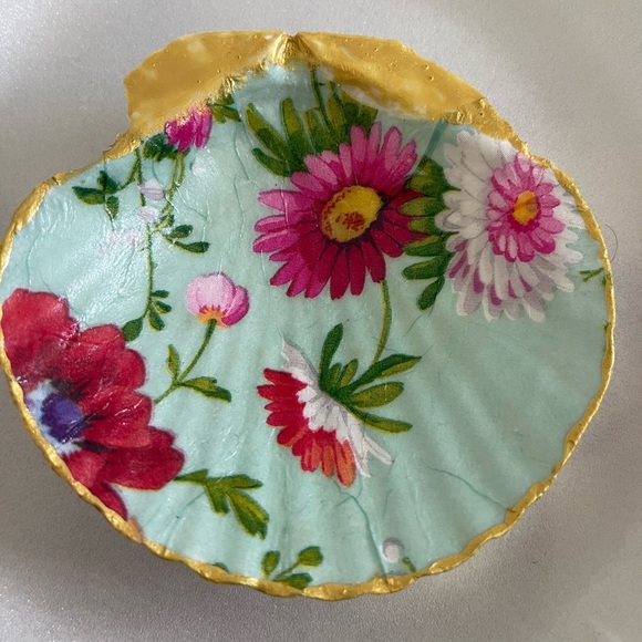 Shell trinkets - Picture 9 of 16